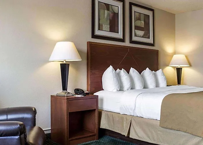 Baymont By Wyndham Jamestown Conference Center & Water Park