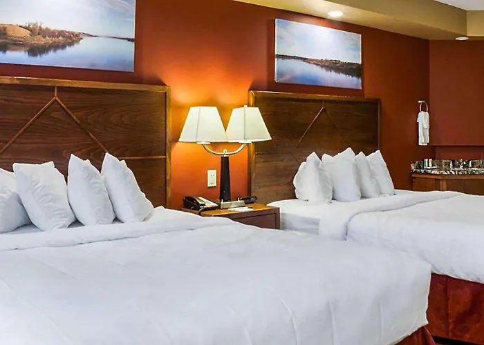Baymont By Wyndham Jamestown Conference Center & Water Park