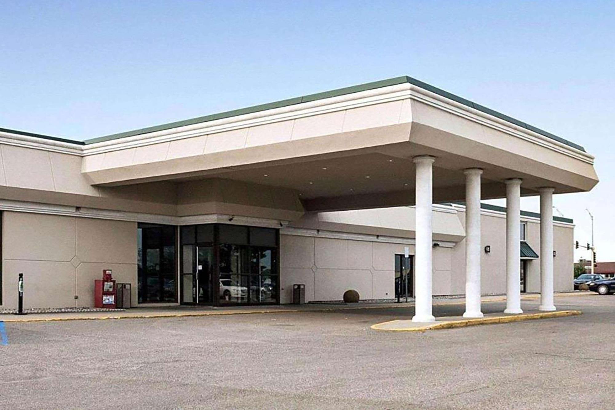 Hotel Baymont By Wyndham Conference Center & Water Park