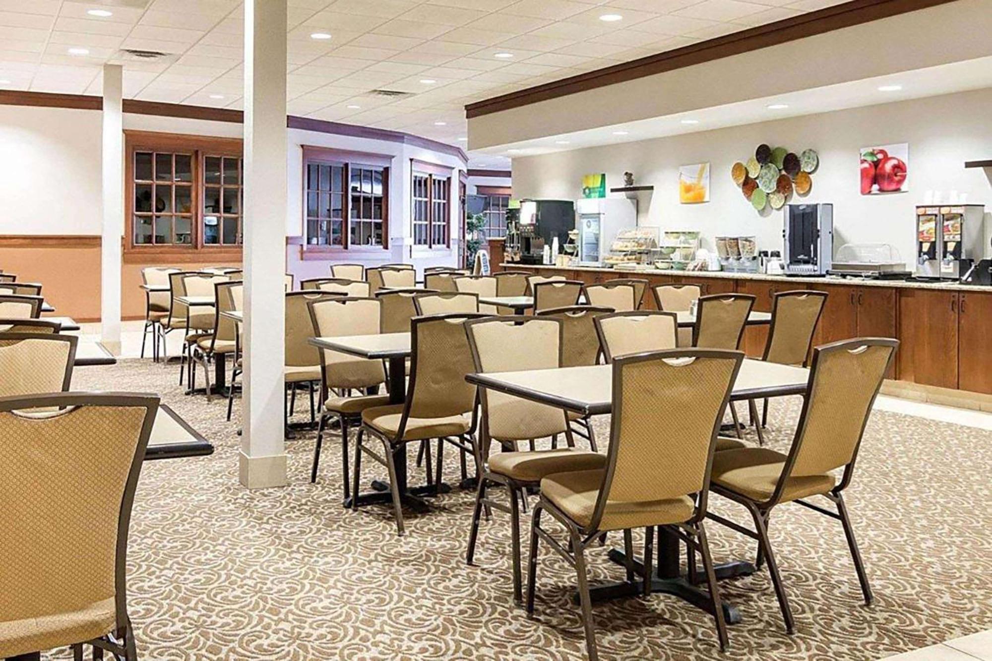 Baymont By Wyndham Conference Center & Water Park