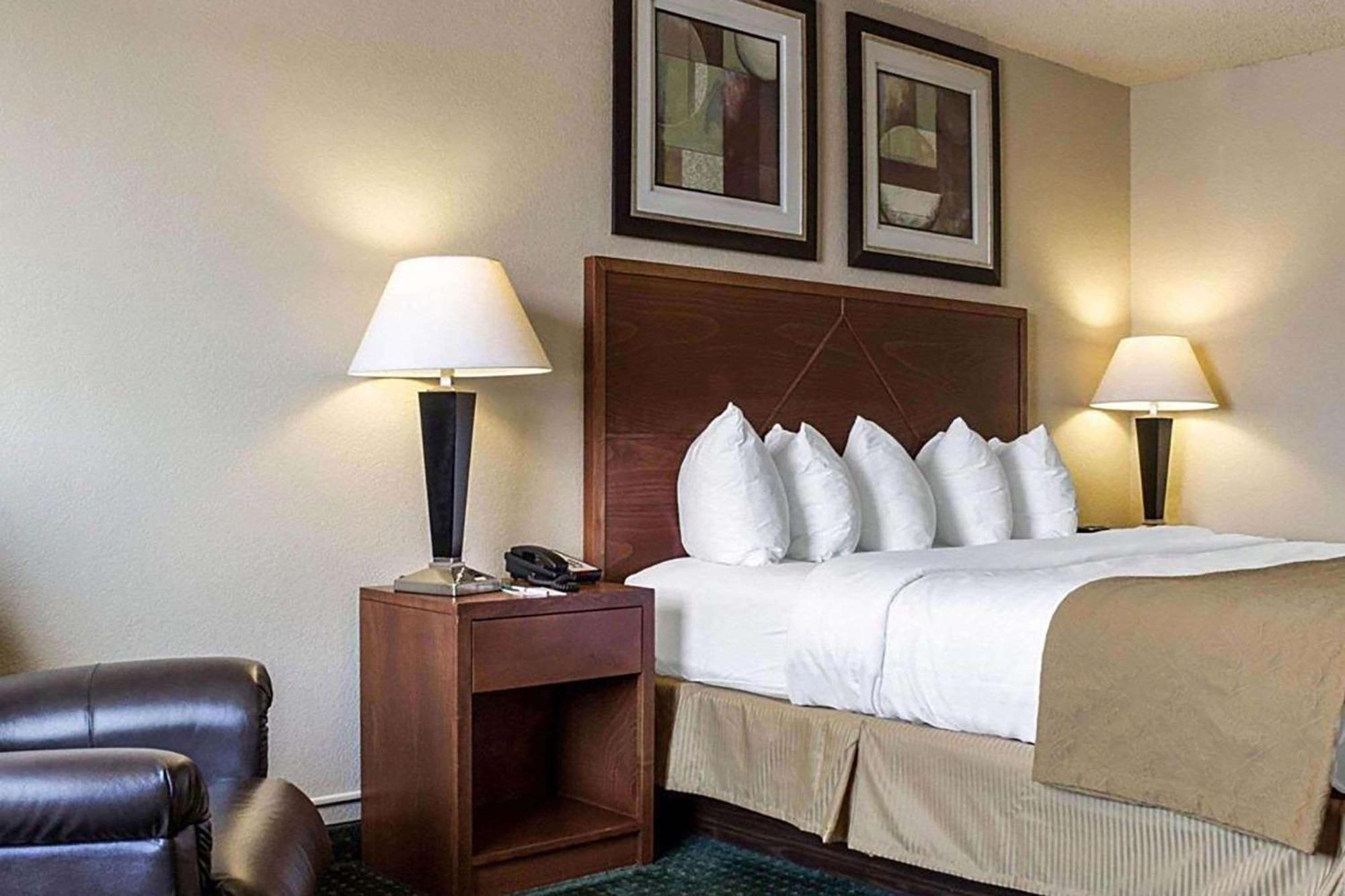 Hotel Baymont By Wyndham Conference Center & Water Park
